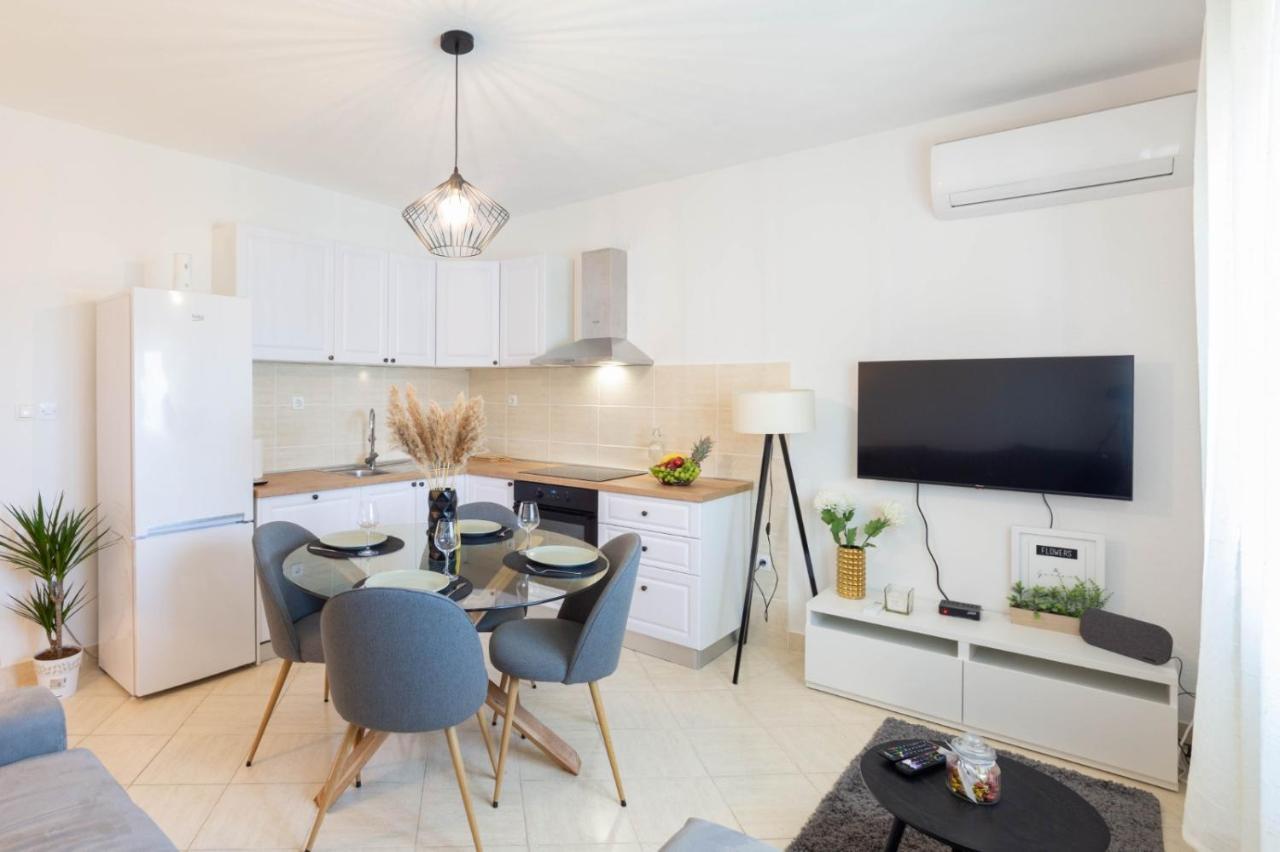 Apartman Bili Solin Exterior photo